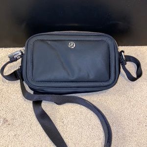 Lululemon camera bag black